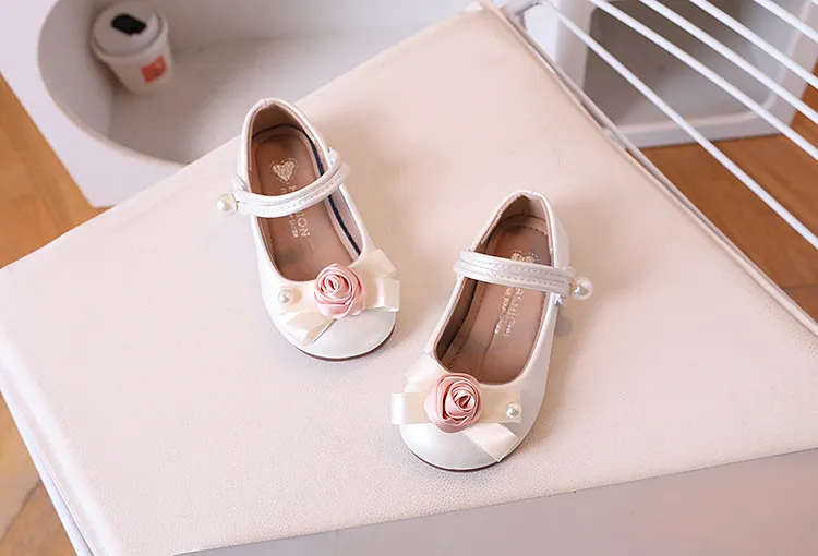2025 nuevos zapatos de princesa de cuero para niños, zapatos Mary Janes para bebés, zapatos planos para niños pequeños, vestido de baile para niñas_voghion.com