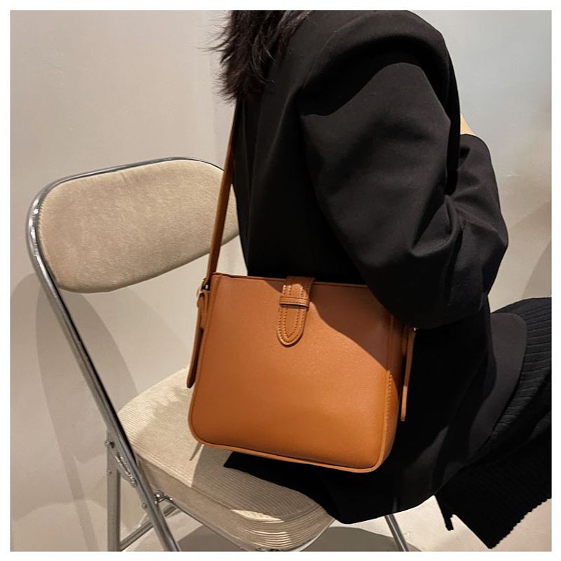 2024 Neue High-End-Tasche mit großem Fassungsvermögen für Damen, modische einfache, lässige Beuteltasche, im Internet_voghion.com