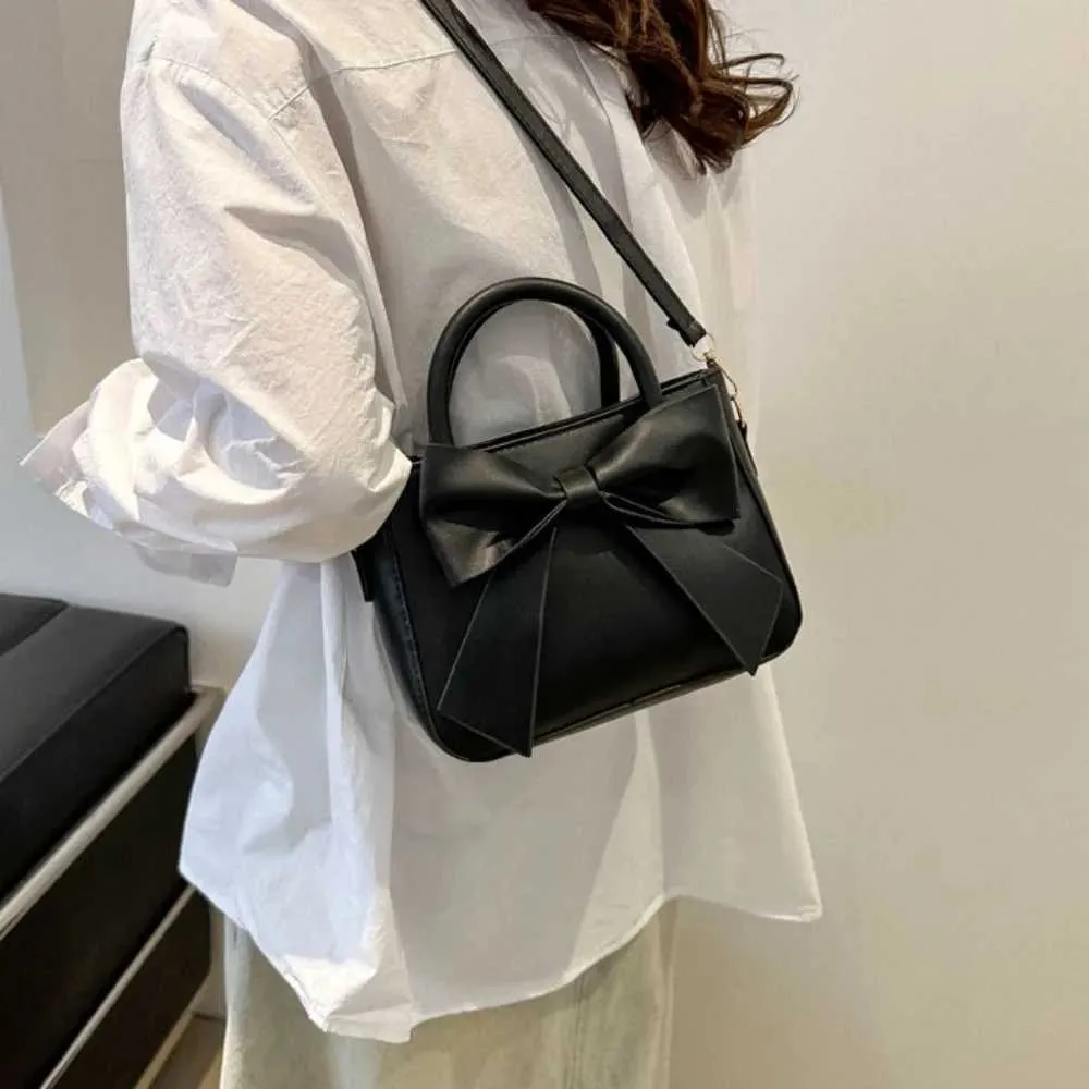 Damen Schultertasche Und Messenger Bag Aus Kunstleder Elegant_voghion.com