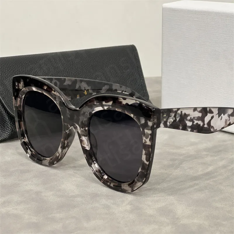 Stylish Women's Sunglasses Black Lightweight Design For Comfort_voghion.com