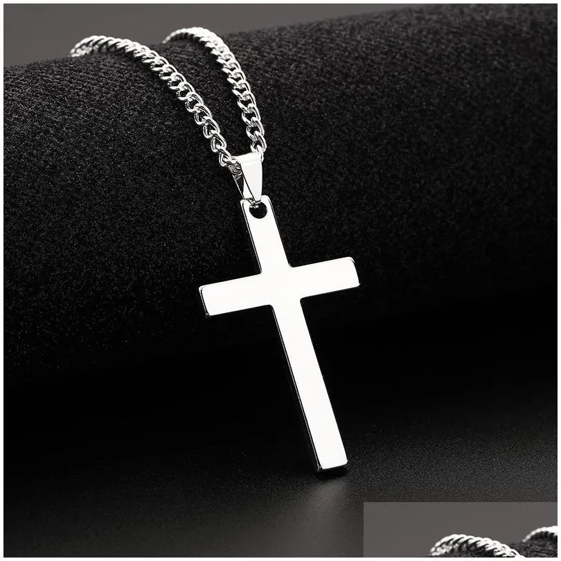 Collier pendentif croix pour homme en acier inoxydable_voghion.com