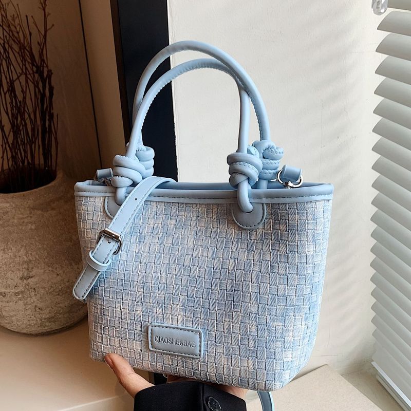 Versione coreana modische Handtasche Damen mit einem Gefühl von us, 2024 neue trendige gewebte Gemüsrbtasche,_voghion.com