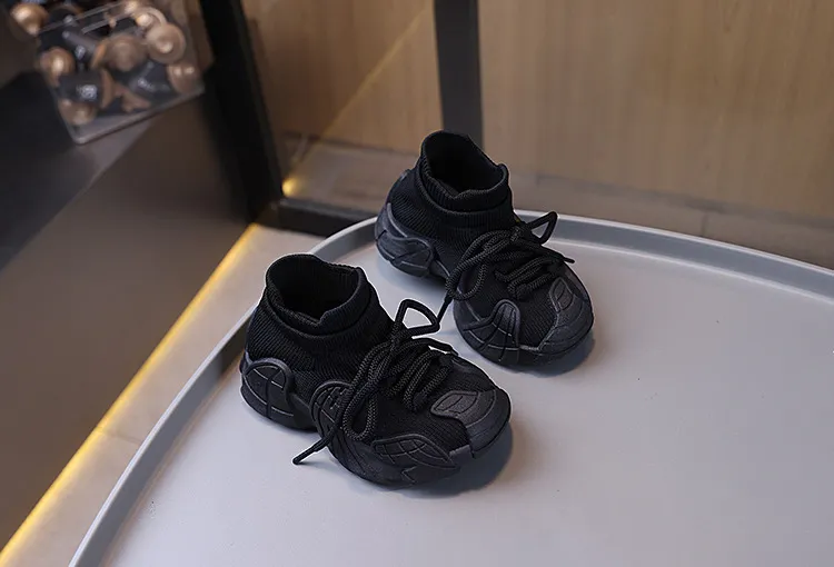 2025 Nei Sneakers fir Kanner Moud Slip on Walking Mesh Plateau Socken Stiwwelen Littlesprouts Klengkannerschong Grouss Gréisst Jugend_voghion.com