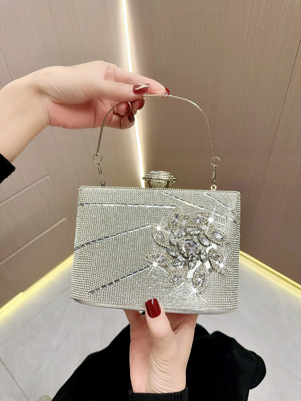 New Water Celebrity Style Dress Diamond Inlaid Handheld Banquet Women's Bag, Single Shoulder Diagonal Straddle Small Bag_voghion.com