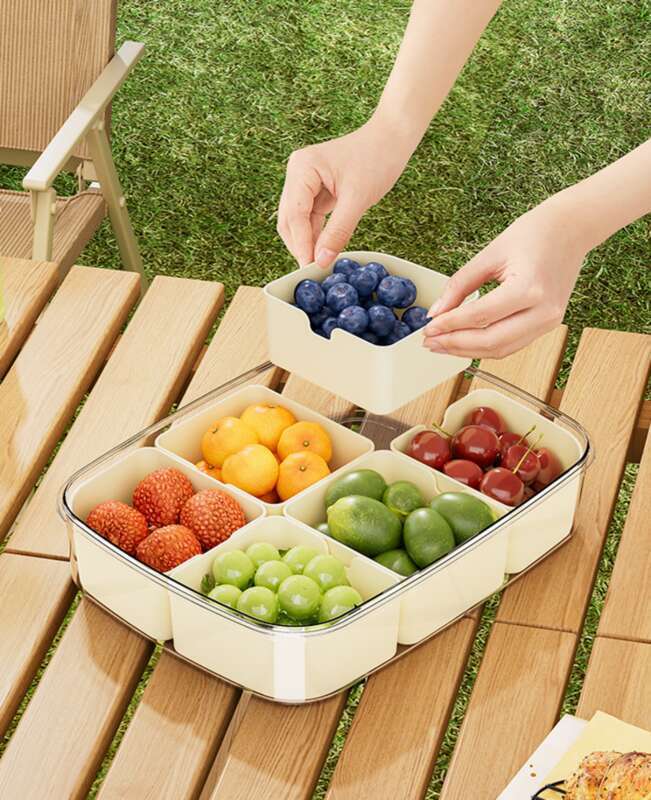 Zapomenutá čerstvá uzavřená bento krabička, průhledný oběd s víkem, úložný box na jídlo a ovoce_voghion.com