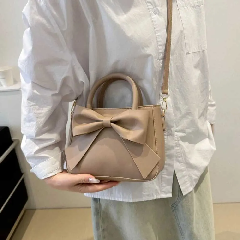 Damen Schultertasche Und Messenger Bag Aus Kunstleder Elegant_voghion.com