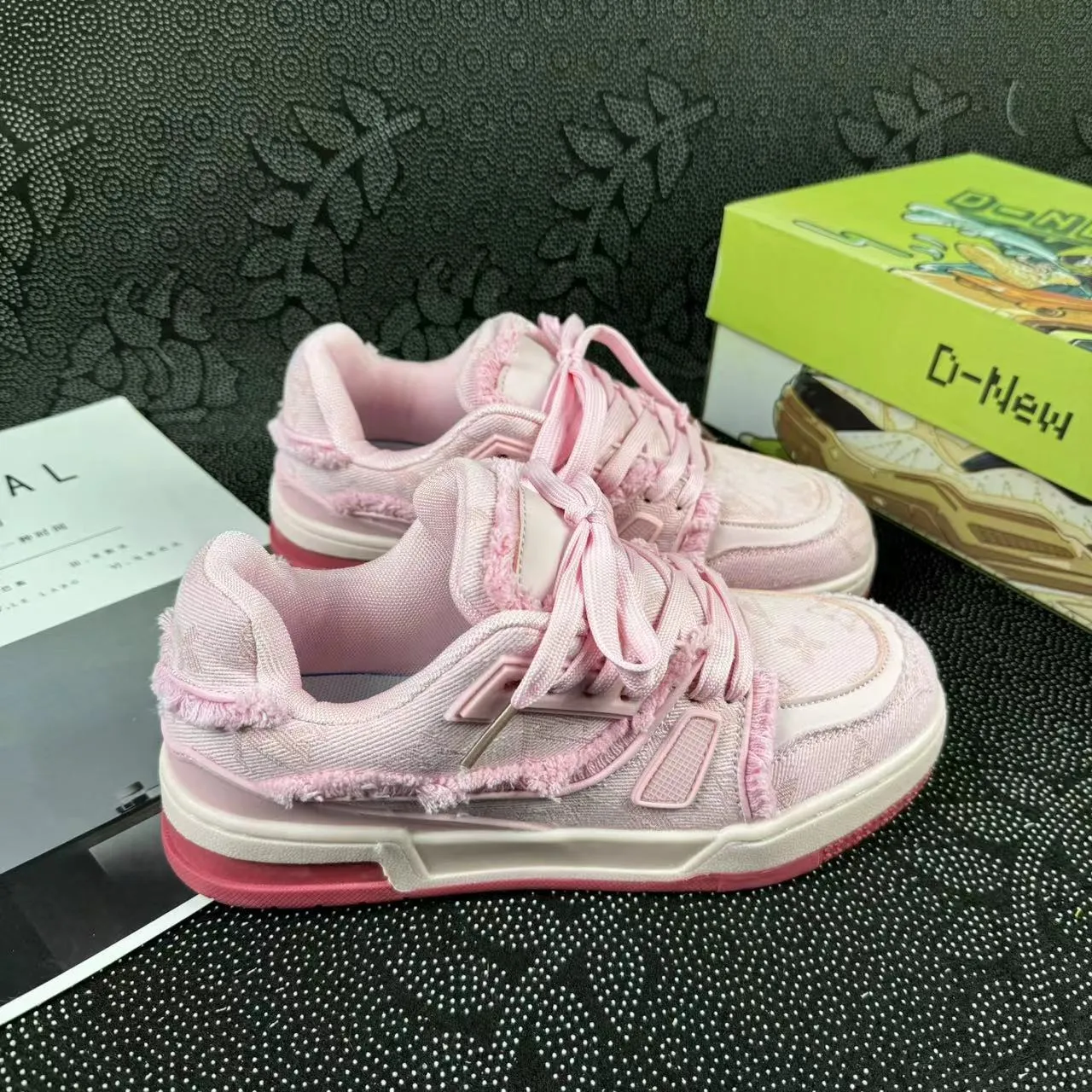 Men Women New Vintage Couple Athleisure Style Shoes Comfortable Fashionable Pink Free shipping_ecoleips.com