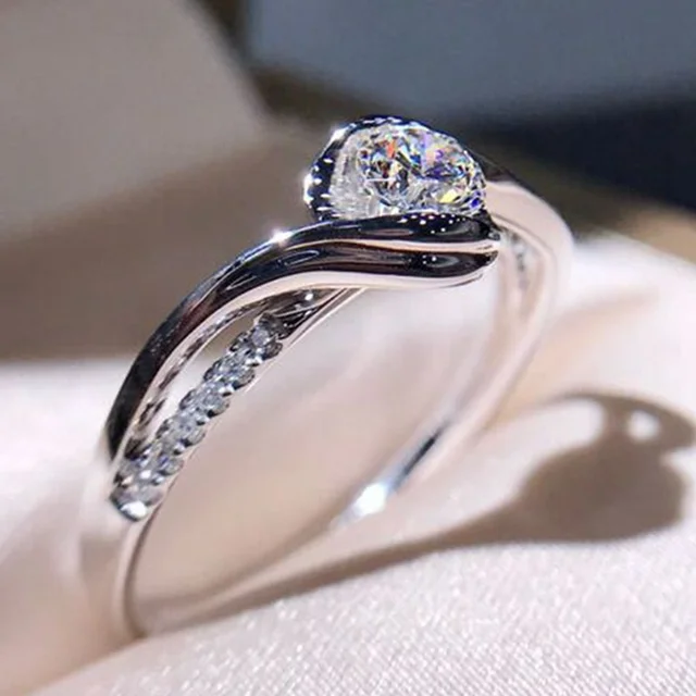 Mode Elegant Promise Ring Sier Pläterad Solitaire Zirkon Omgiven av sidenliknande legering Förlovning Bröllopssmycken för brud_voghion.com