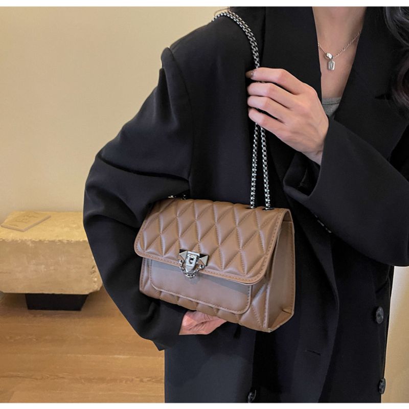 Populär Enfärgad Dia Broderitråd Retro Chain Messenger Shoulder Liten fyrkantig damväska_voghion.com