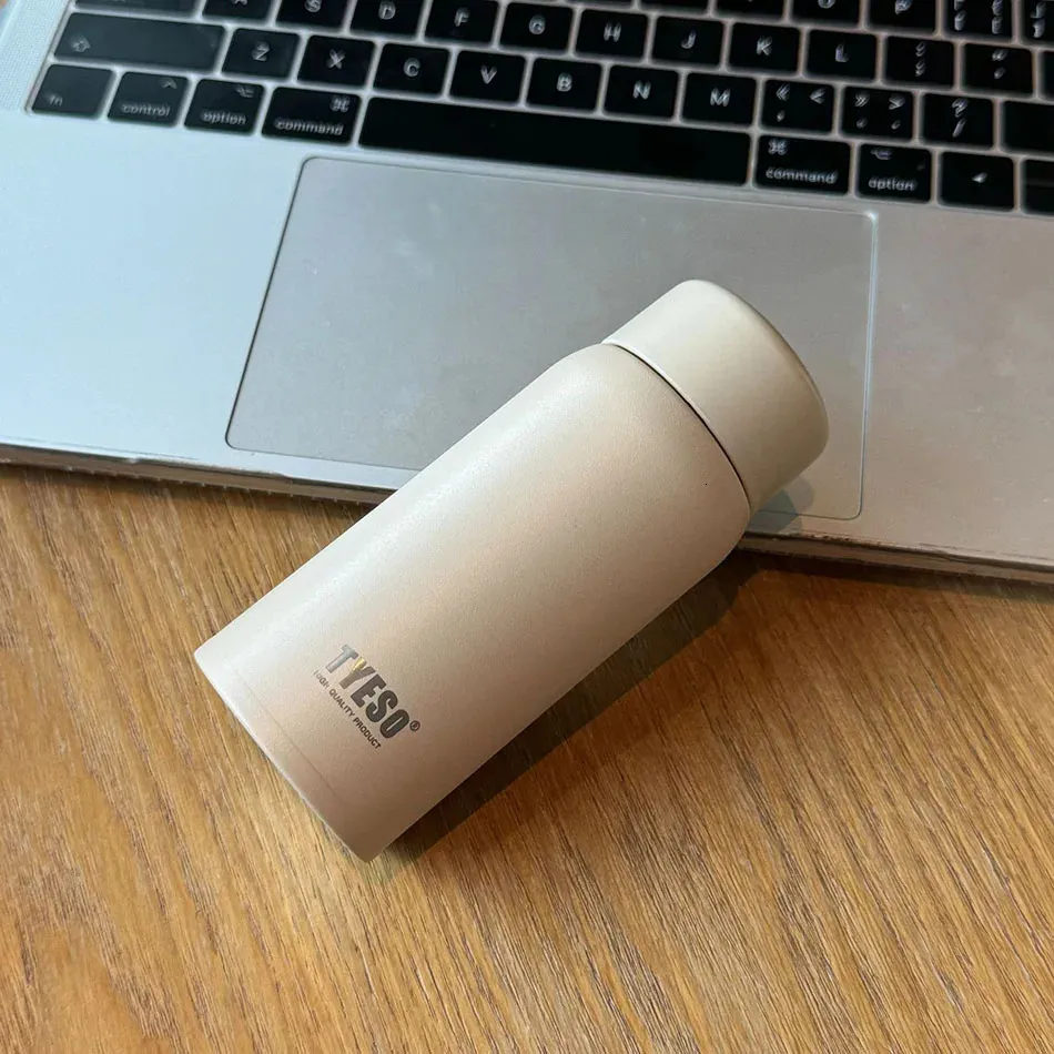 Roller-Kaffeebecher – 150 ml | Taschenisoliert | Süßes Design_voghion.com