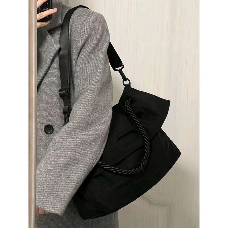 Large Capacity For Women 2025 Spring Summer New Wide Strap Crossbody High-End Versatile Messenger Commuter Tote Bag_voghion.com