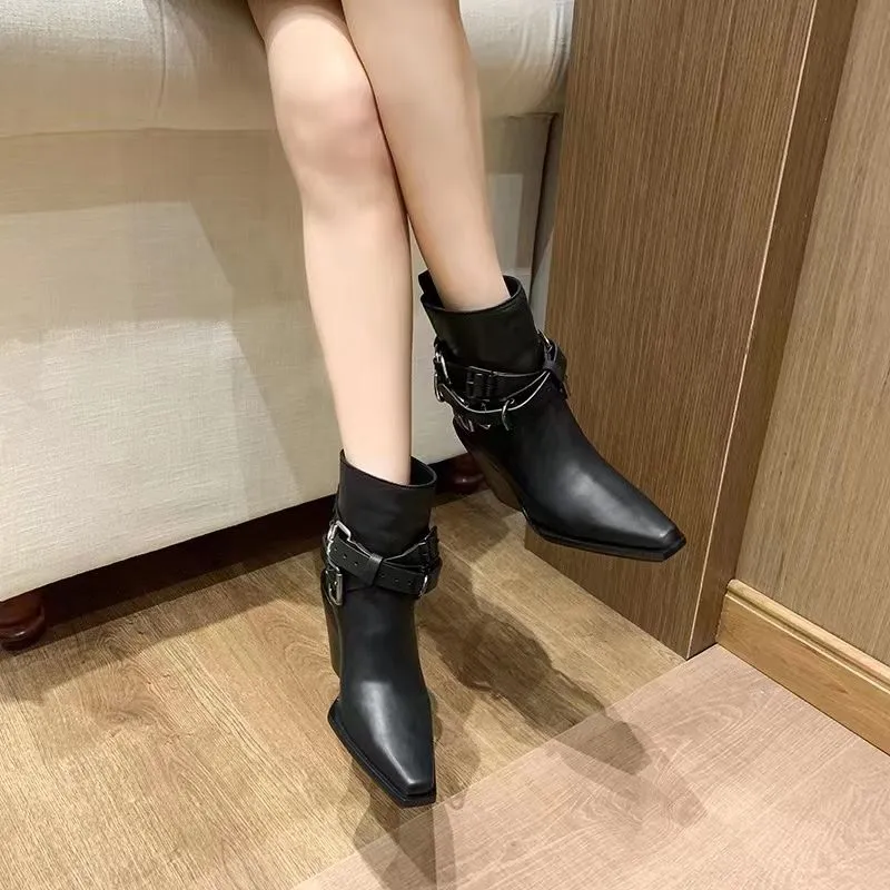 af676 New Back Short Women's Shoes Vintage Pointed Toe High Heeled Heels Elegant Ankle Boots For Women_voghion.com