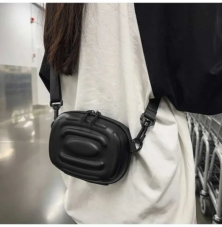 Sac à bandoulière simple polyvalent pour hommes et femmes, nouvelle marque tendance de niche, sac à bandoulière à coque rigide à la mode, petit carré_voghion.com