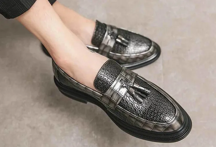 Mocassins souples à bout pointu, imprimé animal, chaussures en cuir pour hommes, chaussures décontractées rehaussantes avec pompons_voghion.com