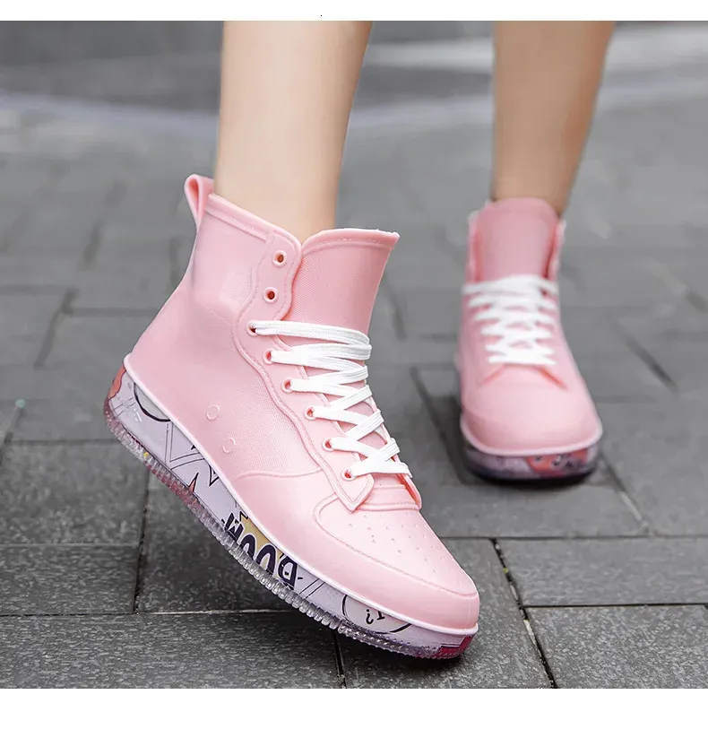 Bottes de pluie tendance pour hommes, couleur chair, anti-salissures, chaussures de travail, de pêche, en caoutchouc, imperméables et durables, baskets pour hommes 240621_voghion.com