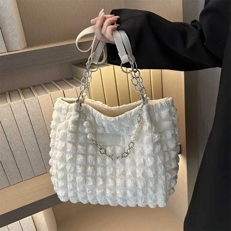 Warm Bedding Fi Bubbles Cloud Shoder Large Capacity Bag Bucket Designer Folded Handbag Y241026_voghion.com