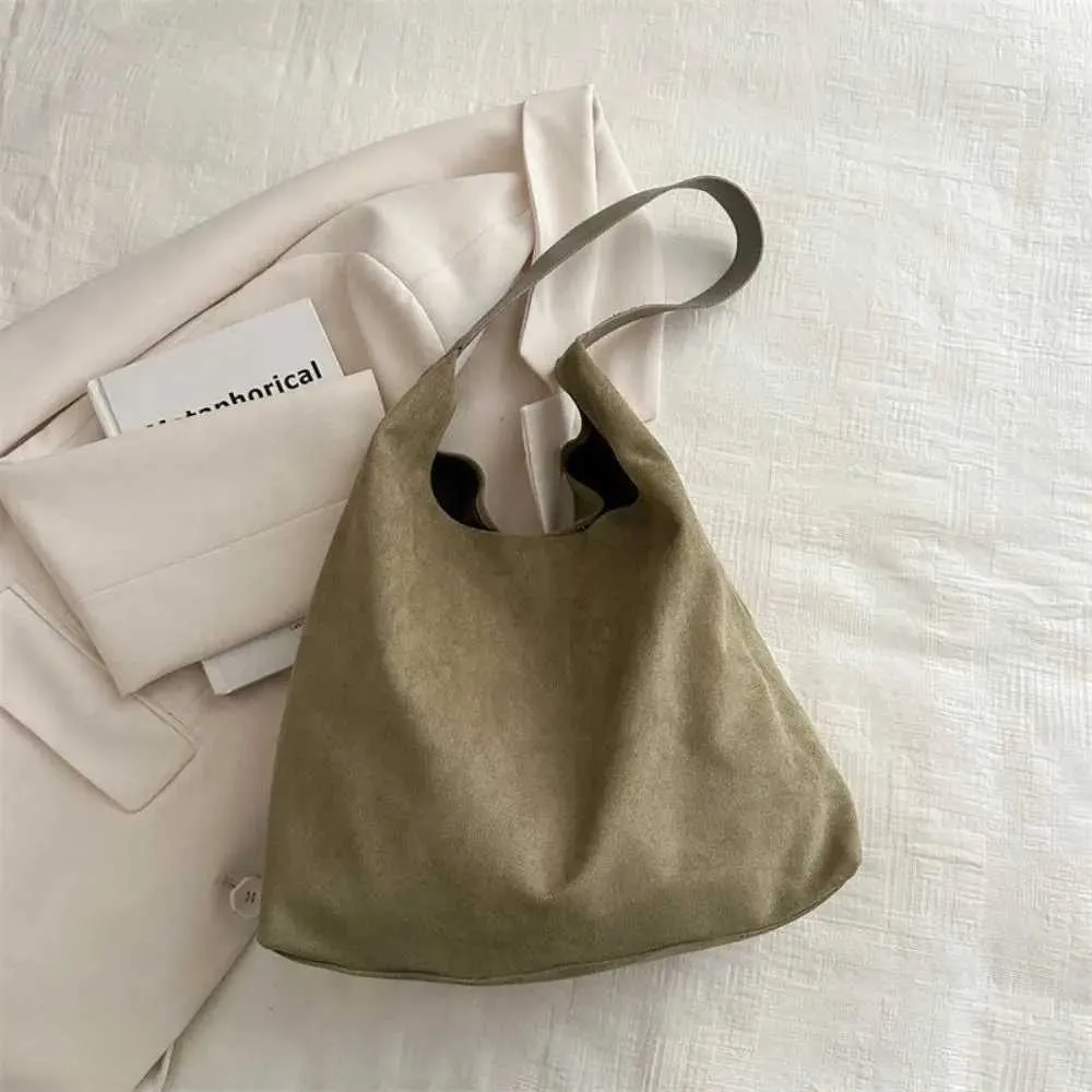 Borsa da designer Borsa da viaggio alla moda retrò in pelle scamosciata grande capacità alla moda per biancheria intima semplice borsa a tracolla Y241115_voghion.com