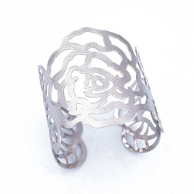 Decorative Heart Shaped Metal Armband Ethnic Style Bangle_voghion.com