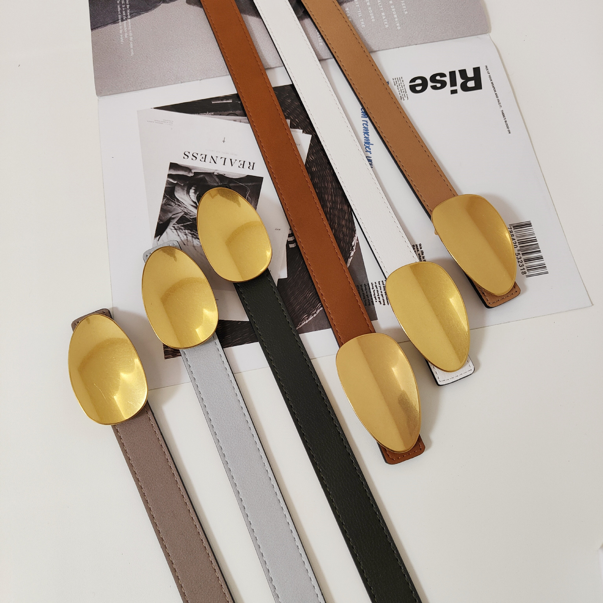 Cinto feminino em couro legítimo com fivela oval minimalista_voghion.com