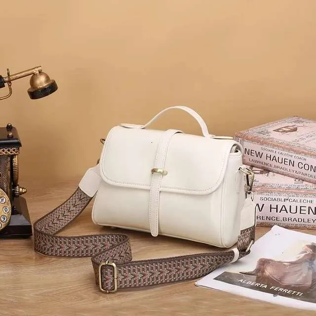 Designer's Cowhide Cambridge Messenger Bag new retro leather handbag women's stylish casual crossbody shoulder bag_voghion.com
