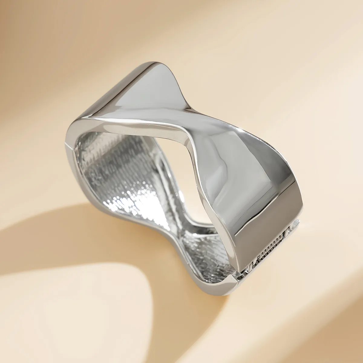 Brazalete grande de metal brillante Lacteo para mujer, con personalidad de moda, estilo viento exagerado, para fiestas de verano, banquetes, joyería_voghion.com