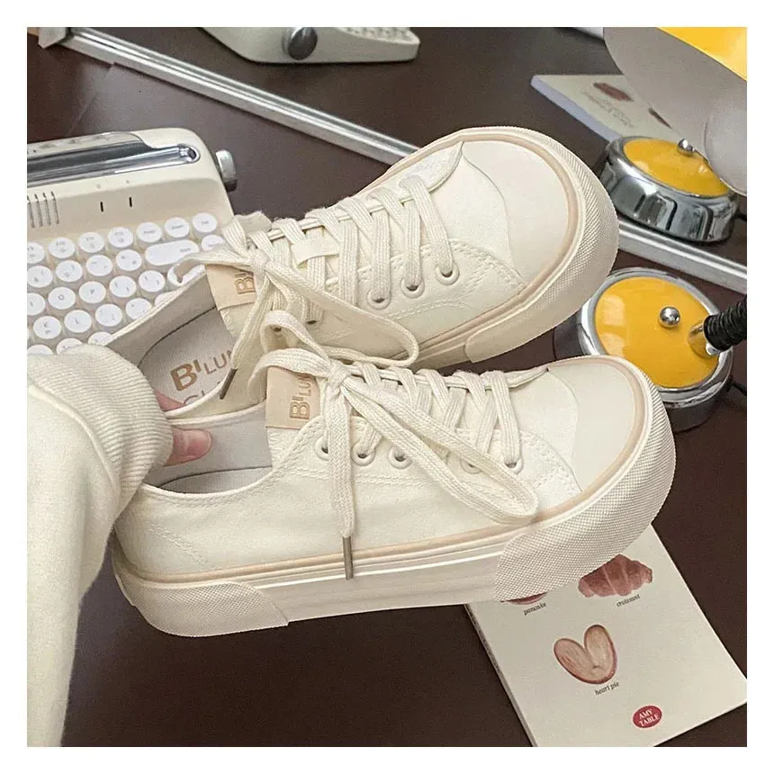 Baskets en toile confortables et polyvalentes pour femmes, style coréen, tendance printemps-été, chaussures décontractées pour femmes 240624_voghion.com