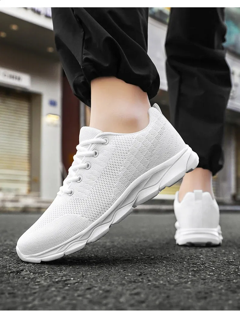 Breathable Lightweight Running Shoes For Men In White Casual Style_voghion.com