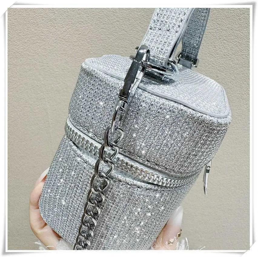 Glänzende Box-Umhängetasche für Frauen, süße Mini-Umhängetasche mit Reißverschluss und Kette, lässige, allgleiche Pendlertasche_voghion.com