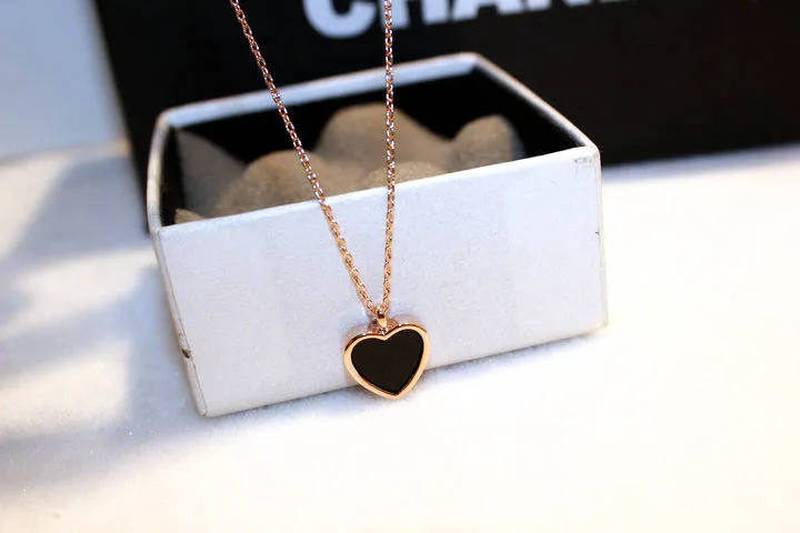 Colar com pingente de coração para mulher estilo coreano fofo_voghion.com