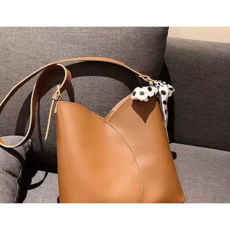 Luxe damesschouwertas met grote inhoud bucket bag tas_voghion.com