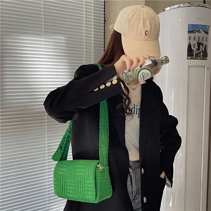 Grüne Handtuch Stoff Handtaschen und Geldbörse Designer Crossbody Mode Kissen Taschen für Frauen Schulter Tasche Damen Tote Clutch_voghion.com