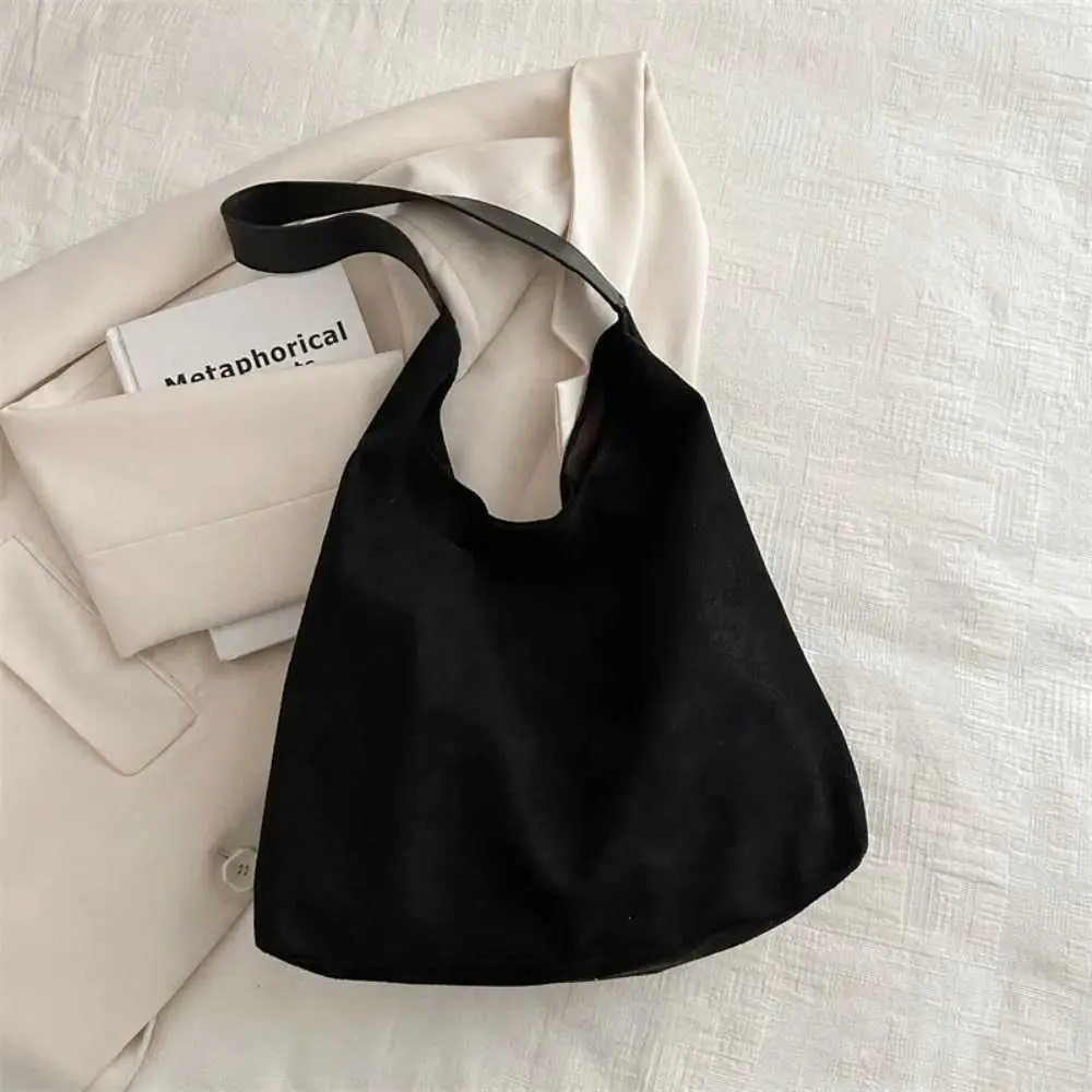 Borsa da designer Borsa da viaggio alla moda retrò in pelle scamosciata grande capacità alla moda per biancheria intima semplice borsa a tracolla Y241115_voghion.com