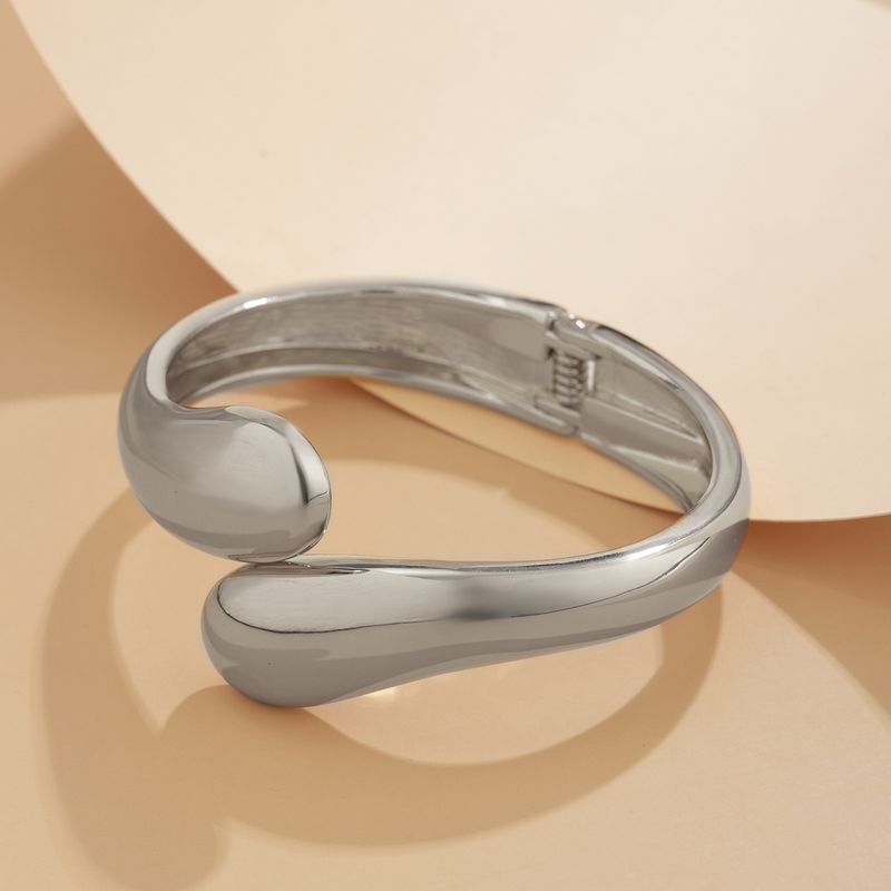 Temperament Barock Große Perle Ins Stapeln Armbänder Übertrieben Unregelmäßigen Wicklung Umarmung Hand Schmuck_voghion.com