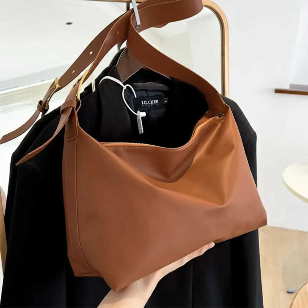 Große Hobo Schultertasche Aus Kunstleder Elegante Damentasche_voghion.com
