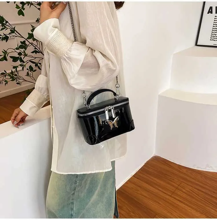 Damen Umhängetasche Aus Lackleder Mit Schmetterling Und Kette_voghion.com