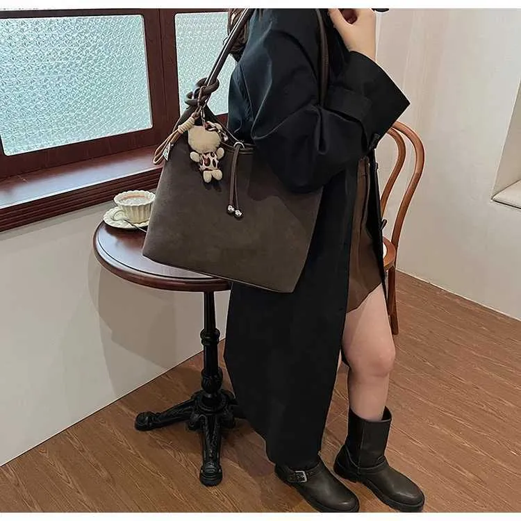 Sacs à main en daim tendance pour femmes, sacs à bandoulière solides de grande capacité, sacs à bandoulière décontractés pour femmes, polyvalents, doux, sous les bras_voghion.com