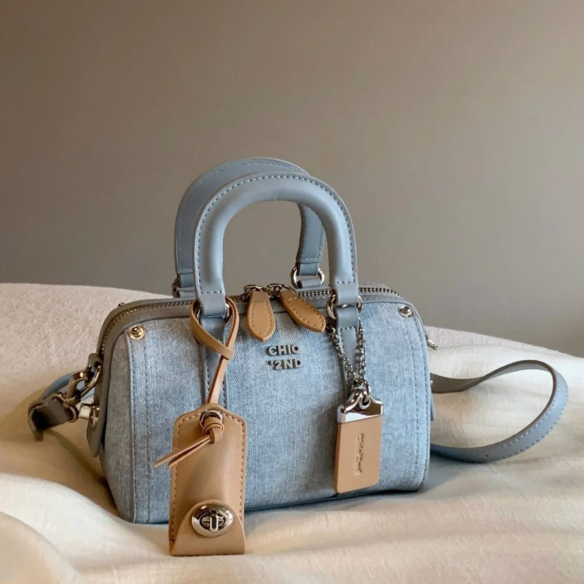 Borsa a tracolla blu modello pillow borsa donna alla moda_voghion.com