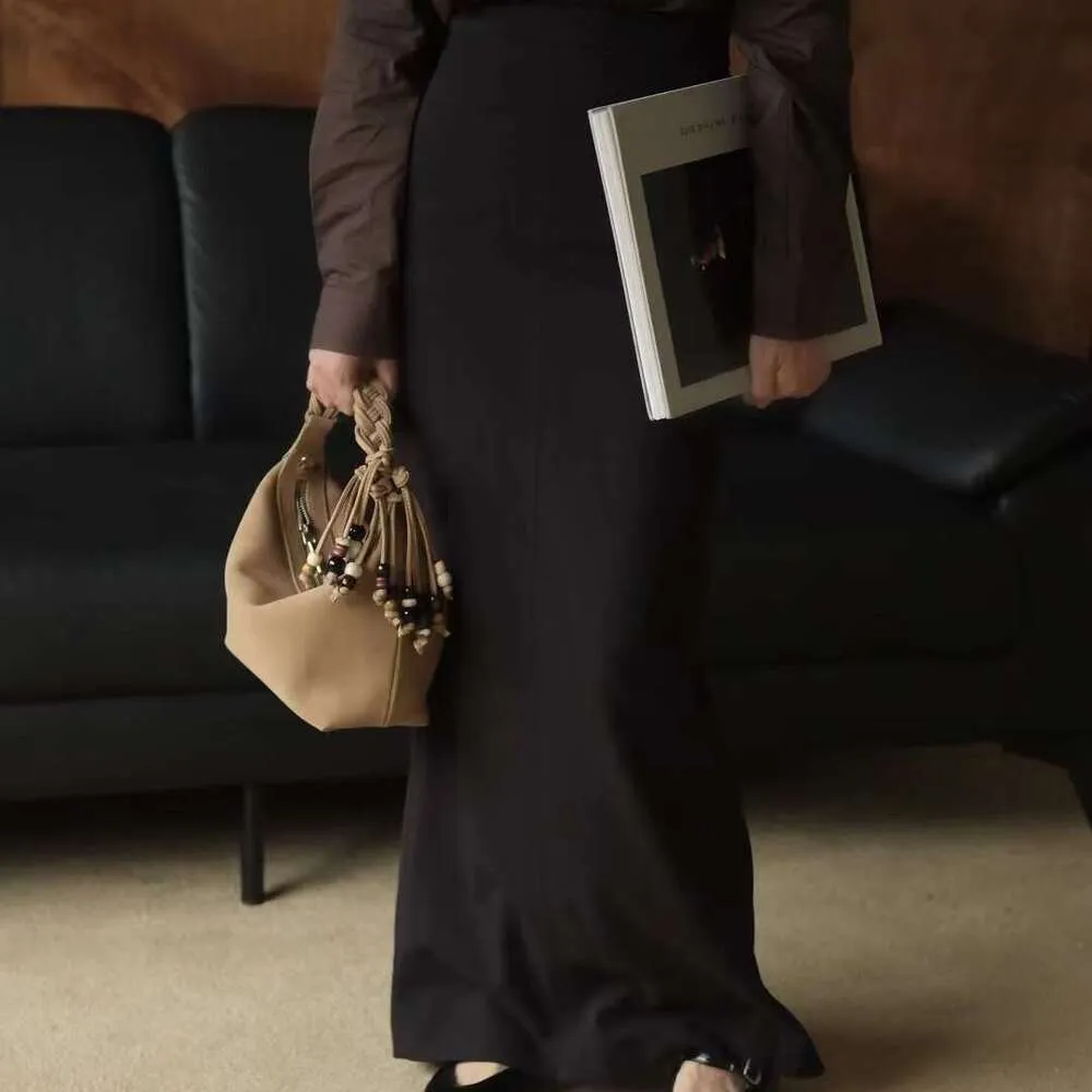 Borsa a tracolla da donna in vera pelle scamosciata, piccola, da 20 cm, con manico portatile, con design a nappe con perline e intreccio_voghion.com