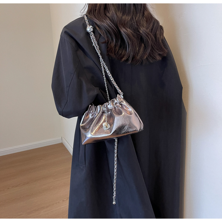 2024 New Chain Bag Women's Bag with Small Design One Shoulder Crossbody Bag, High Quality Water Bucket Bag_voghion.com
