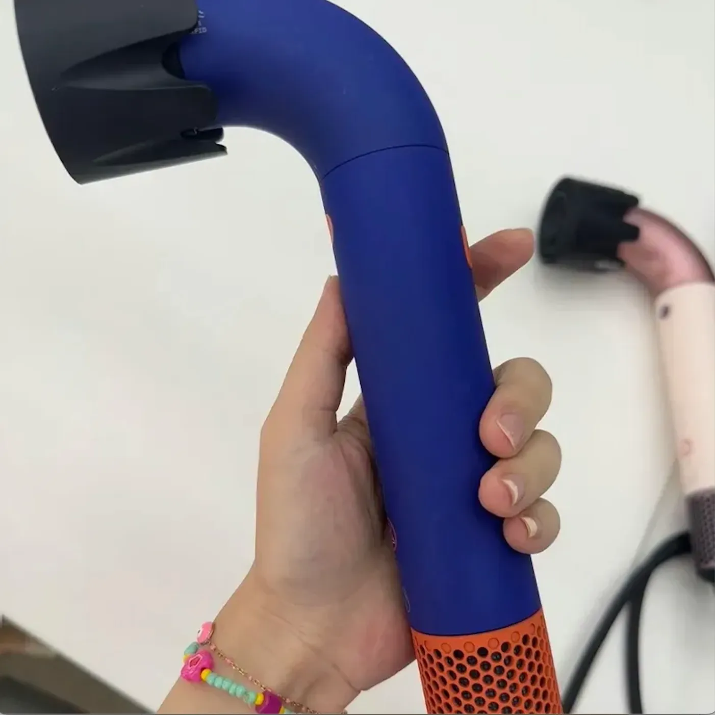 Salon Pro Hair Dryer - Ionic Curved Pipe 2000W Mute EU Tech_voghion.com