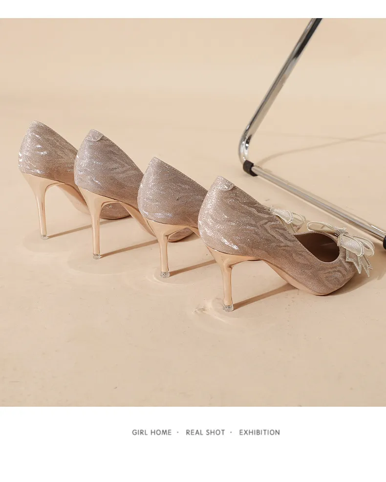 Guld high heels med rosett för bröllop och fina tillställningar_voghion.com