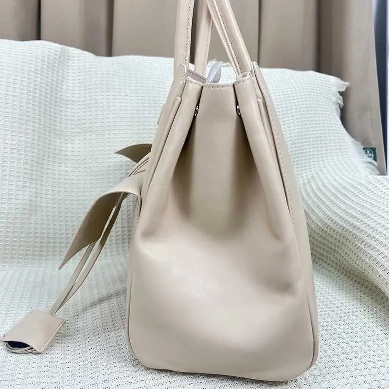 2025 Neue Rodeo Stilvolle einfache Handtasche Damen Große Kapazität Umhängetasche Pendler Mode Crossbody Ba241216_voghion.com