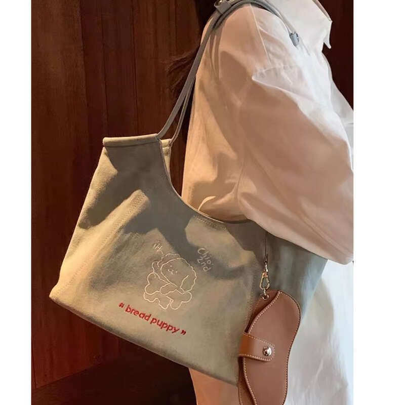 Borsa a mano da pendolare di grande capacità da donna_voghion.com