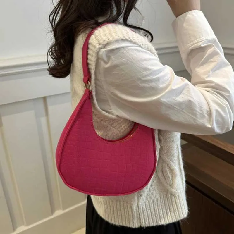 Sac à main à bandoulière décontracté pour femme, modèle sous les aisselles, mode coréenne, sac à main d'hiver léger C241106_voghion.com