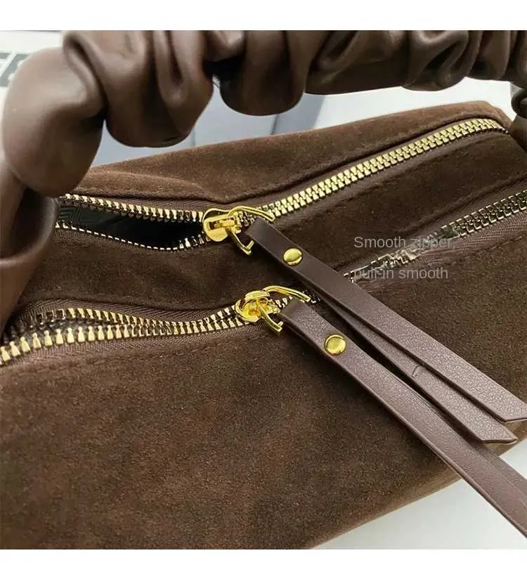Modieuze schoudertas en crossbody tas met plooi voor dames_voghion.com