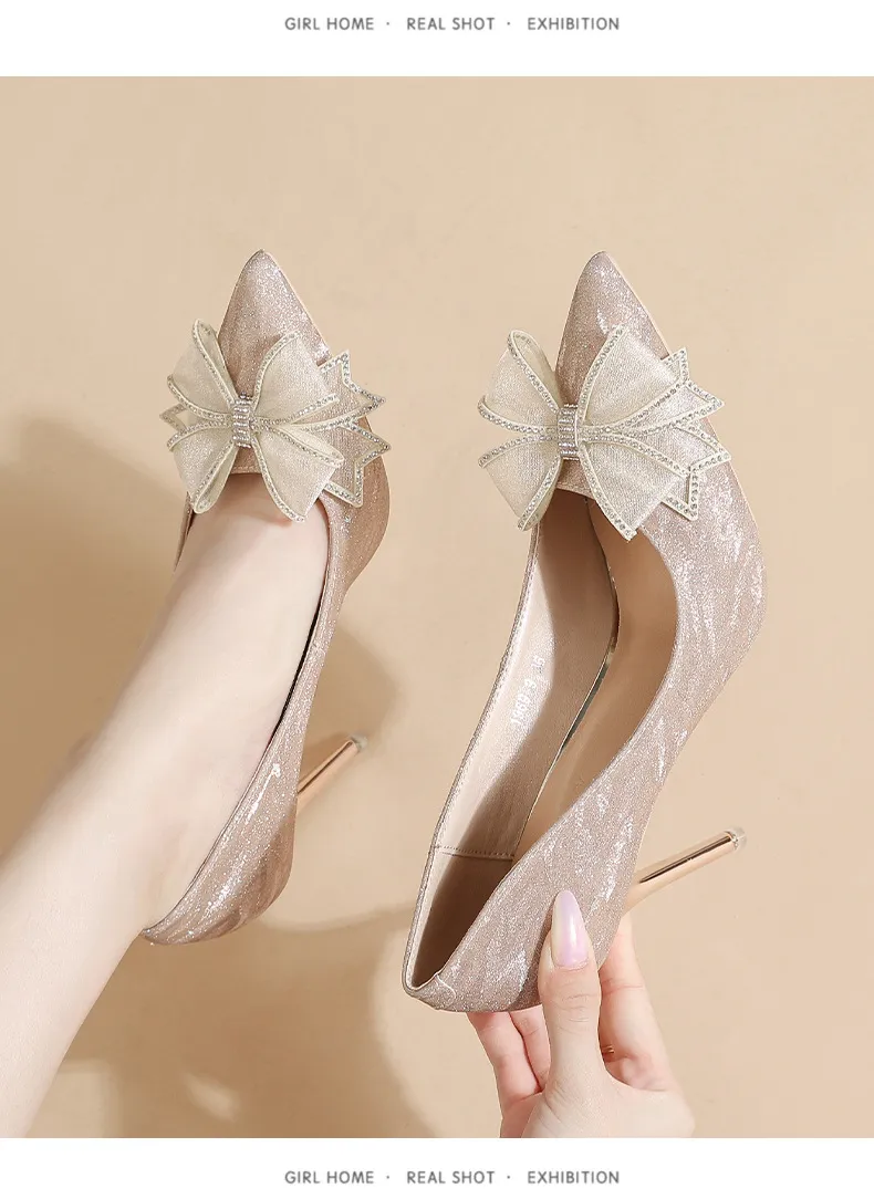 Guld high heels med rosett för bröllop och fina tillställningar_voghion.com