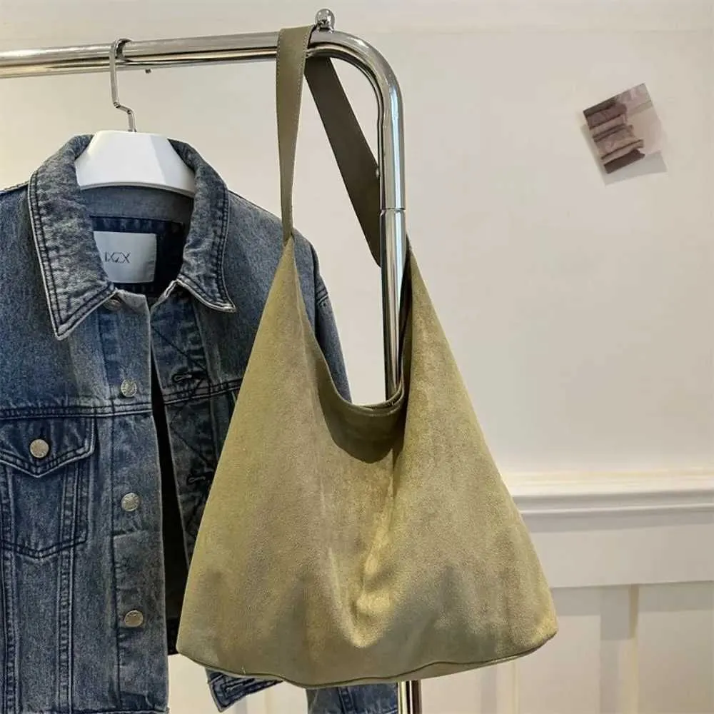 Borsa da designer Borsa da viaggio alla moda retrò in pelle scamosciata grande capacità alla moda per biancheria intima semplice borsa a tracolla Y241115_voghion.com