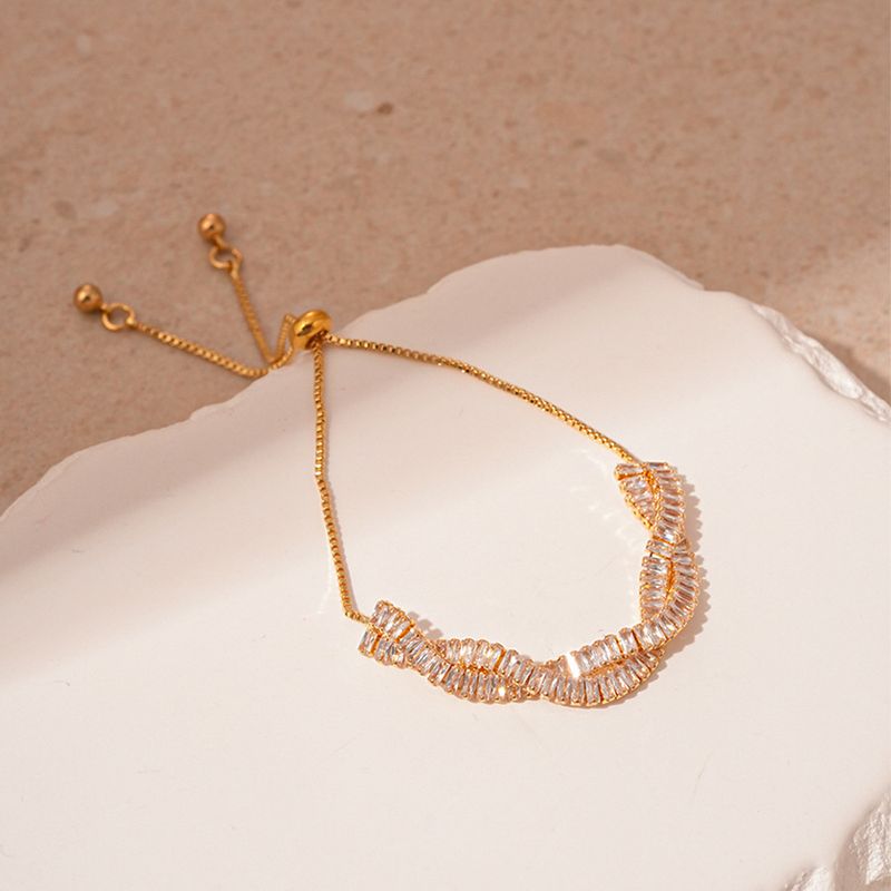 Braccialetto con croce in zircone intrecciato di alta qualità, gioiello leggero e versatile_voghion.com