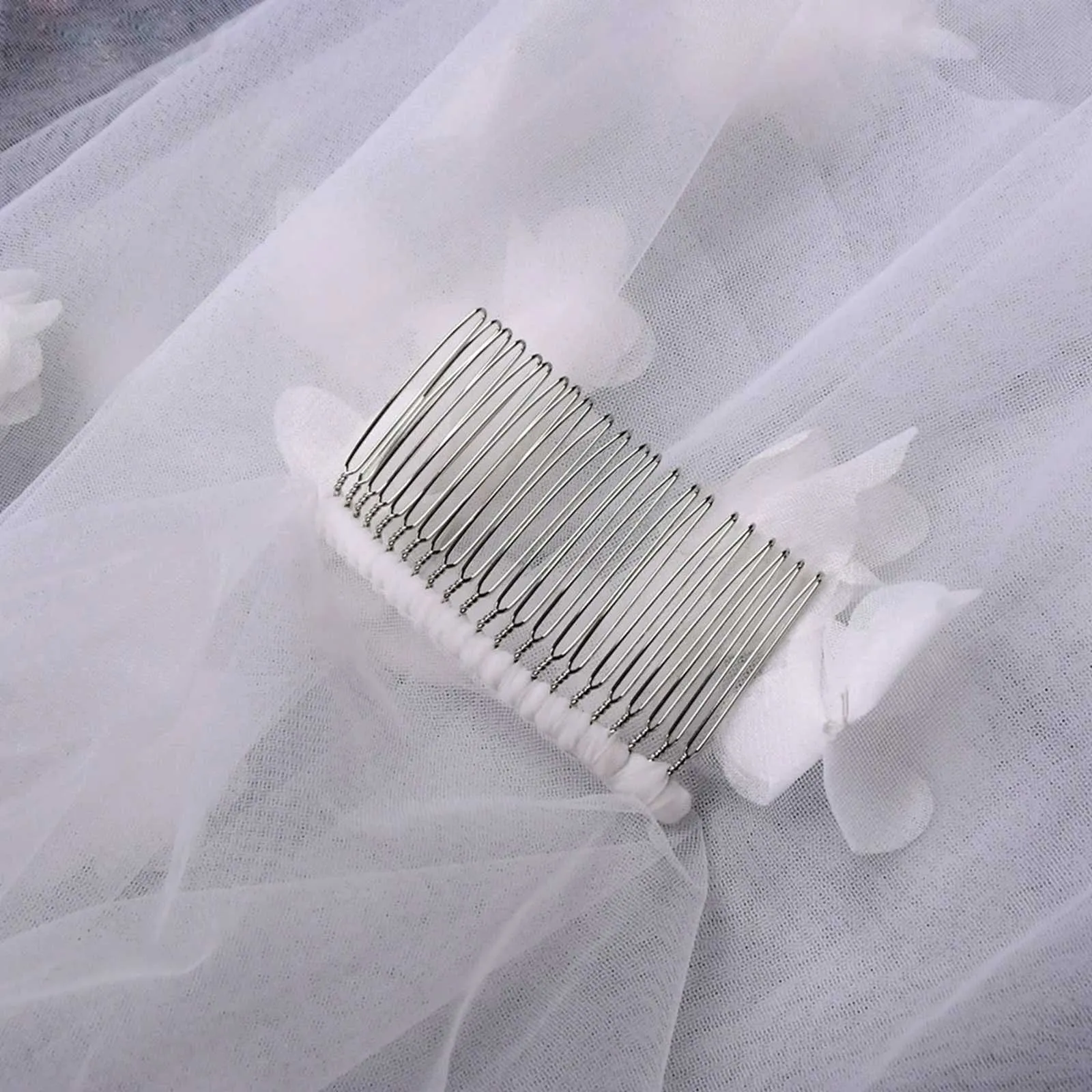 Voile de mariée à 2 niveaux V111, voile floral blush en tissu 3D, fleurs dispersées, illusion de mariée avec couvre-peigne_voghion.com