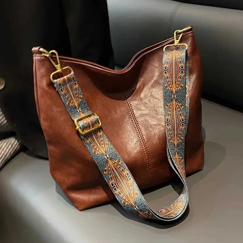 Borsa donna grande a spalla e tracolla a secchiello elegante_voghion.com